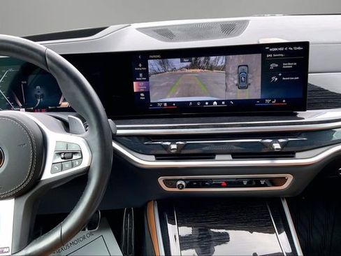 Used 2025 BMW X5 xDrive40i w/ M Sport Package image 6