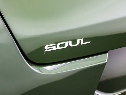 Used 2023 Kia Soul EX image 10