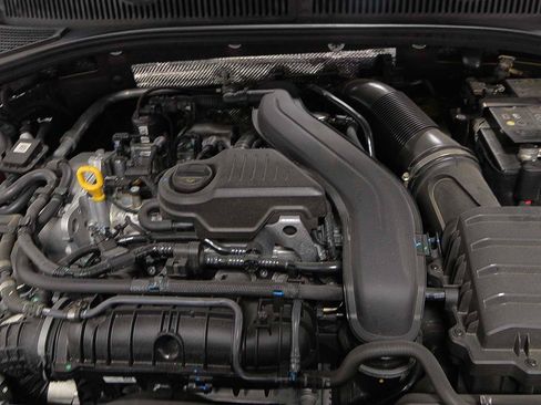 Used 2024 Volkswagen Jetta SE w/ Black Wheel Package image 16