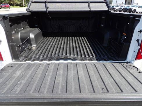 Certified 2025 Chevrolet Silverado 1500 LT AWD/4WD image 35