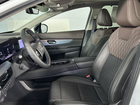 Used 2025 Nissan Murano Platinum AWD/4WD image 6
