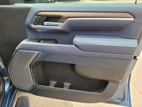 New 2026 Chevrolet Silverado 2500 High Country w/ High Country Premium Package AWD/4WD image 6