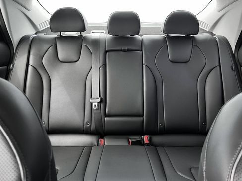 New 2025 Hyundai Elantra Limited FWD image 16