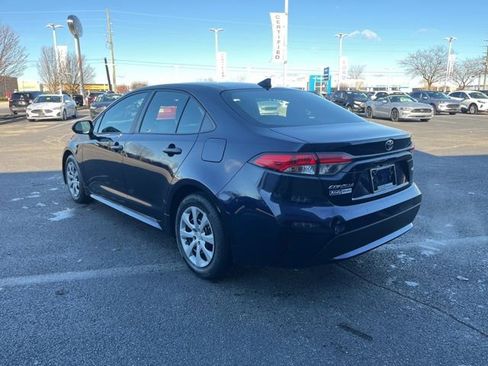 Used 2021 Toyota Corolla LE image 11