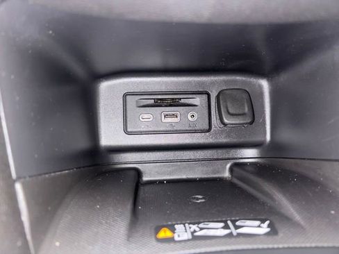 Used 2019 Chevrolet Equinox Premier AWD/4WD image 8