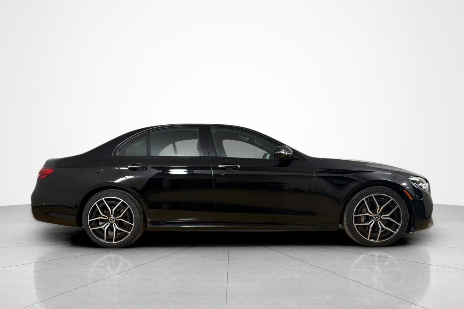 Used 2023 Mercedes-Benz E 350 Sedan image 6