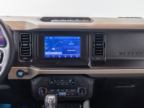 Used 2022 Ford Bronco Wildtrak image 12