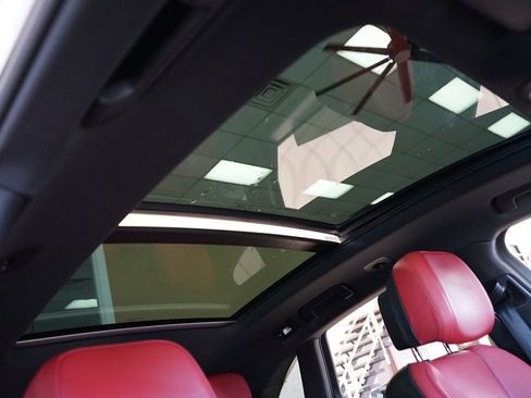 Used 2015 Porsche Macan S w/ Premium Package Plus image 11