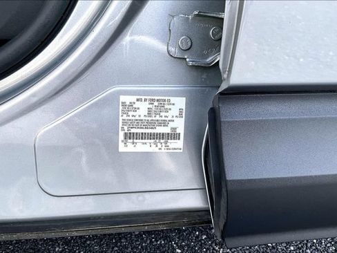 Used 2020 Ford Edge Titanium FWD image 18
