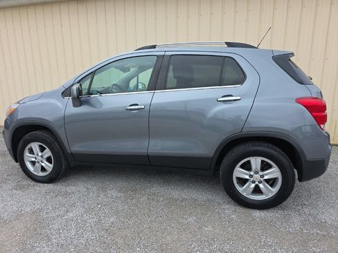 Used 2019 Chevrolet Trax LT w/ LT Convenience Package AWD/4WD image 11