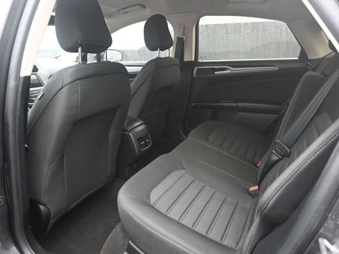 Used 2020 Ford Fusion SE FWD image 25