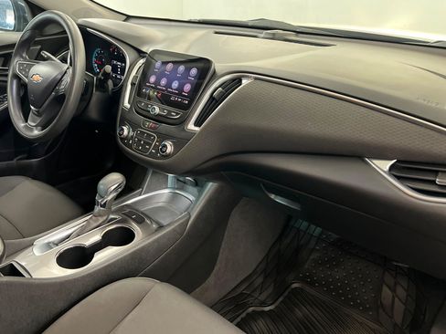 Used 2021 Chevrolet Malibu LT FWD image 25