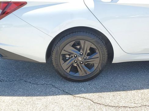 Used 2021 Hyundai Elantra SEL FWD image 5
