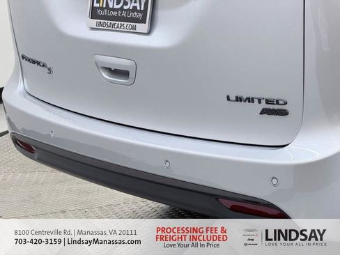 New 2026 Chrysler Pacifica Limited w/ S Appearance Package AWD/4WD image 5