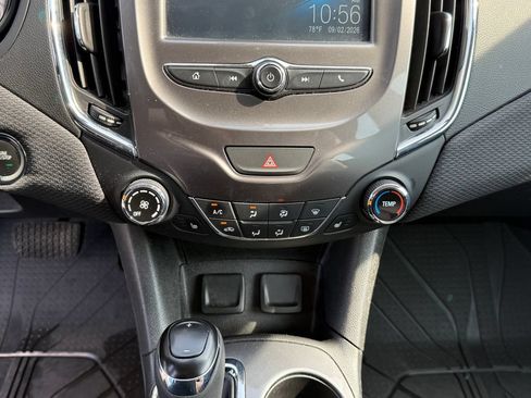 Certified 2018 Chevrolet Cruze LT w/ Convenience Package FWD image 22