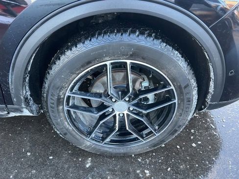 Used 2020 Ford Escape Titanium image 9