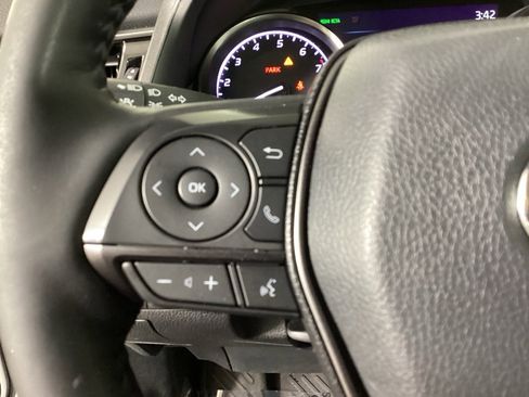 Used 2021 Toyota Camry SE w/ Cold Weather Package image 22