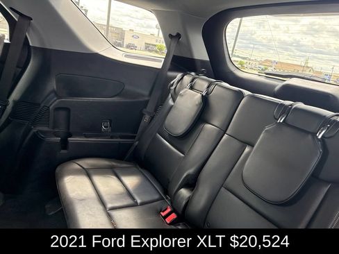 Used 2021 Ford Explorer XLT w/ Equipment Group 202A RWD image 16