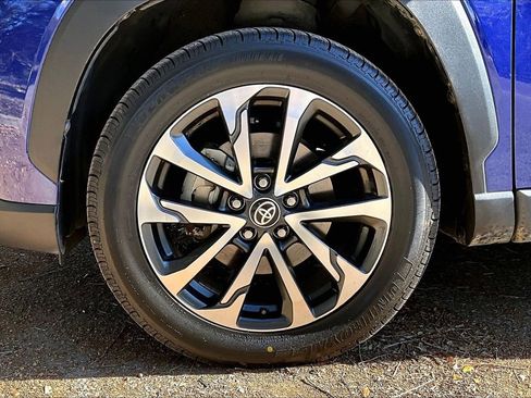 Used 2024 Toyota Corolla Cross XLE image 31