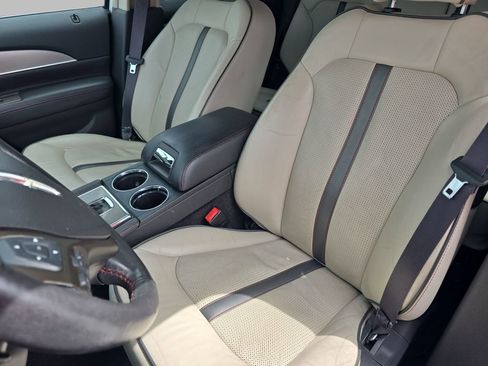 Used 2014 Lincoln MKX AWD w/ Equipment Group 102A image 17