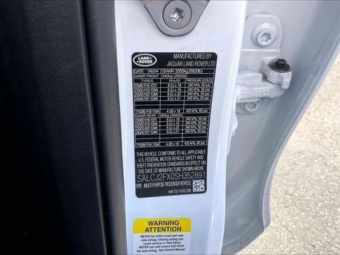 Used 2025 Land Rover Discovery Sport S image 32