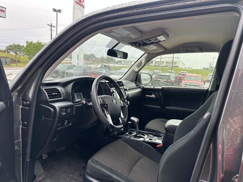Used 2019 Toyota 4Runner TRD Off-Road image 3