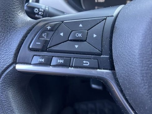 Used 2022 Nissan Versa SV image 13