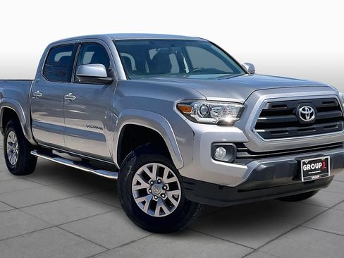 Used 2016 Toyota Tacoma SR5 w/ SR5 Appearance Package (SN) image 3