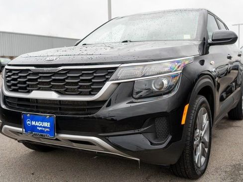 Used 2021 Kia Seltos LX AWD/4WD image 2