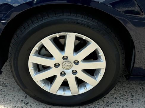 Used 2016 Chrysler Town & Country Touring FWD image 37