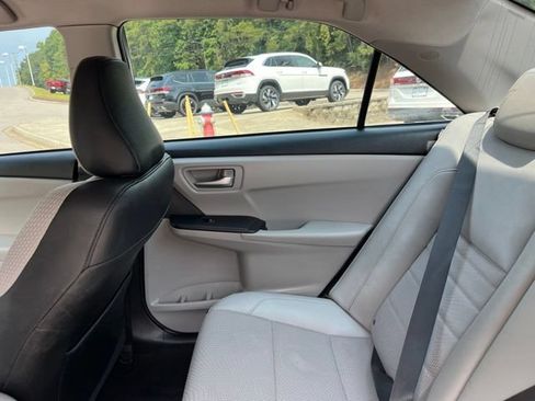 Used 2017 Toyota Camry SE FWD image 12
