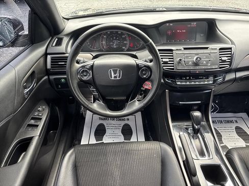 Used 2017 Honda Accord Sport image 19
