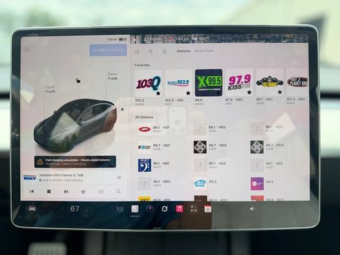 Used 2023 Tesla Model Y Performance AWD/4WD image 32
