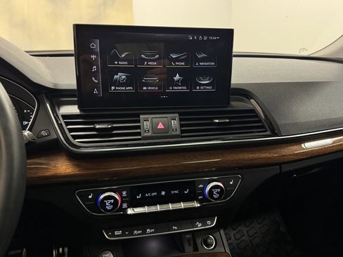 Used 2023 Audi Q5 2.0T Premium w/ Convenience Package image 28