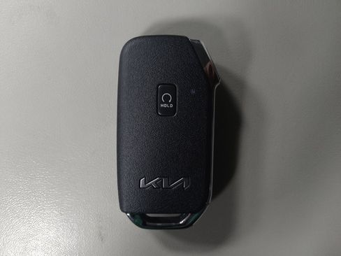 Used 2022 Kia Telluride S FWD image 32