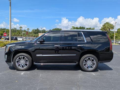 Used 2018 Cadillac Escalade 2WD image 3