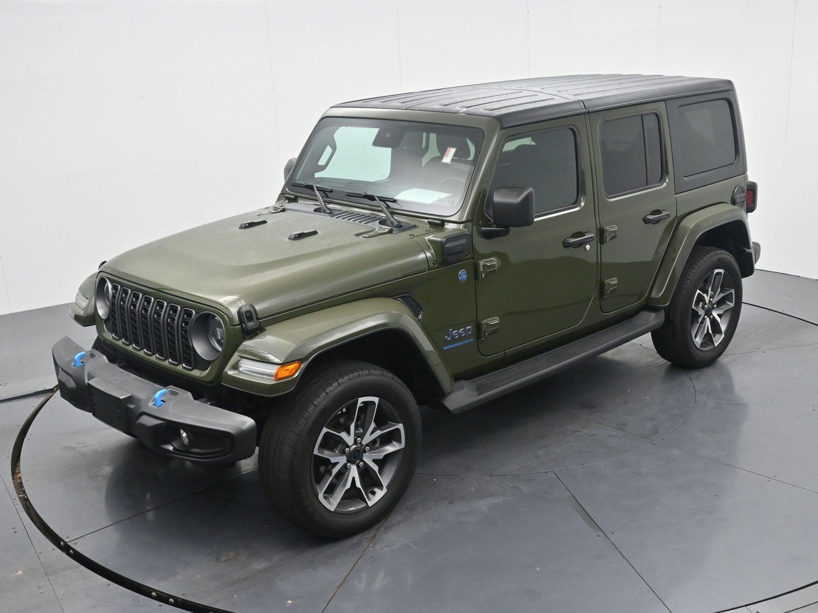 Used 2024 Jeep Wrangler Unlimited w/ Convenience Group AWD/4WD image 17