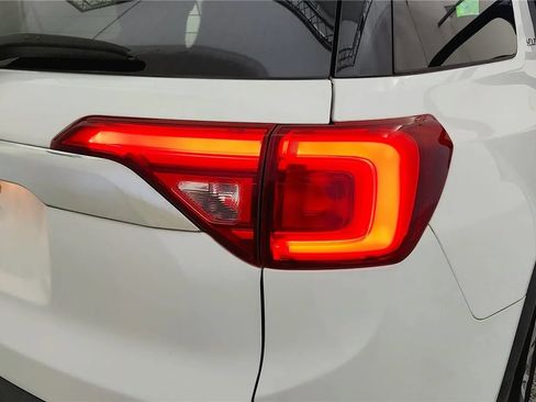 Used 2017 GMC Acadia SLE FWD image 15