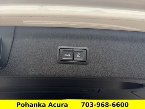 Used 2018 Audi Q3 2.0T Premium Plus w/ Premium Plus Package AWD/4WD image 27