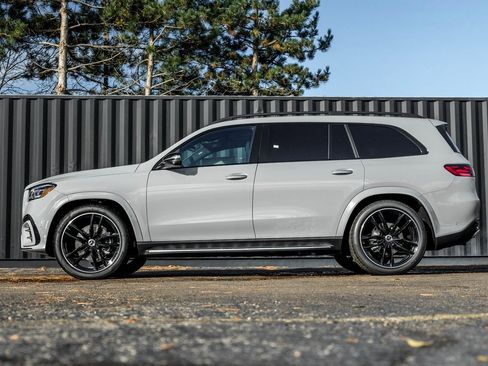 New 2026 Mercedes-Benz GLS 580 4MATIC image 3