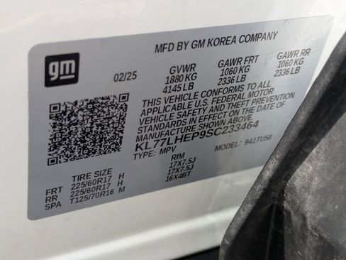 Used 2025 Chevrolet Trax LT w/ LT Convenience Package FWD image 34
