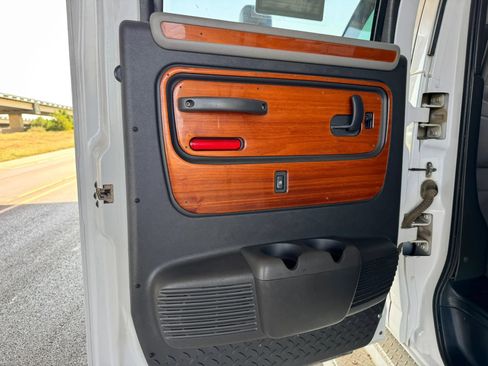 Used 2006 Chevrolet Kodiak C4500 2WD Crew Cab image 18