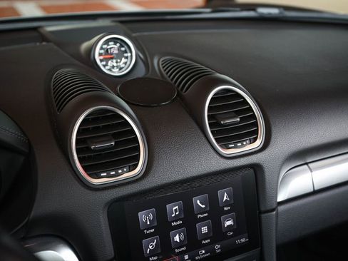 Used 2025 Porsche 718 Cayman RWD image 30