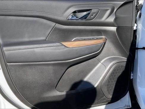 Certified 2023 GMC Acadia SLE FWD image 21