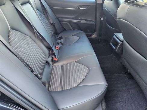 Used 2019 Toyota Camry SE image 29