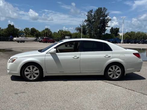 Used 2007 Toyota Avalon XLS FWD image 2