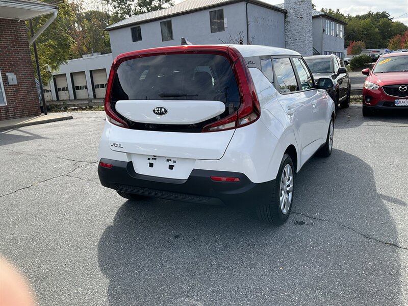Used 2021 Kia Soul LX FWD image 5