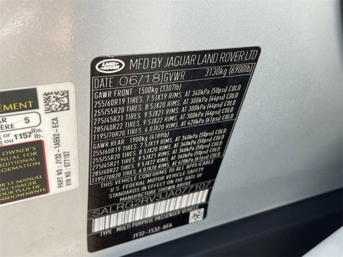 Used 2018 Land Rover Discovery SE image 33