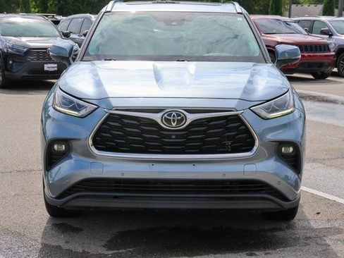 Used 2021 Toyota Highlander Limited image 2