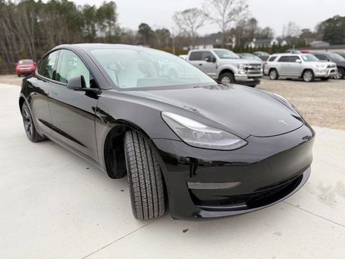Used 2021 Tesla Model 3 Standard Range Plus image 3